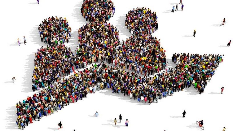 People forming growth symbol