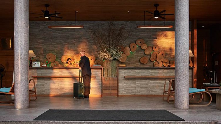 A man enquiry in hotel reception