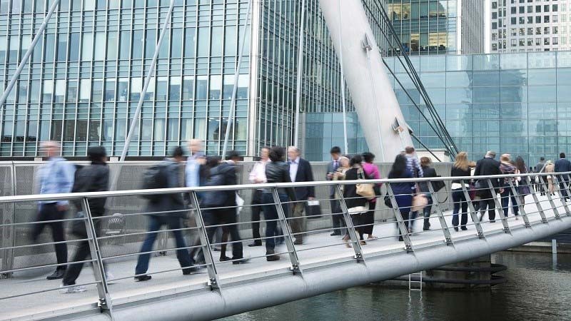 Peoples crossing the bridge 